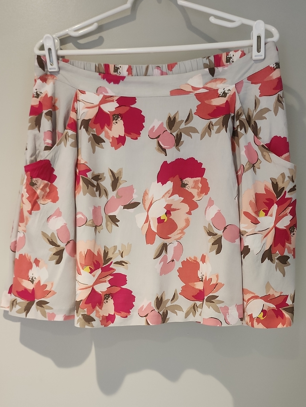 Old Navy Floral A-Line Skirt with Pockets in Pink, Coral and Blue